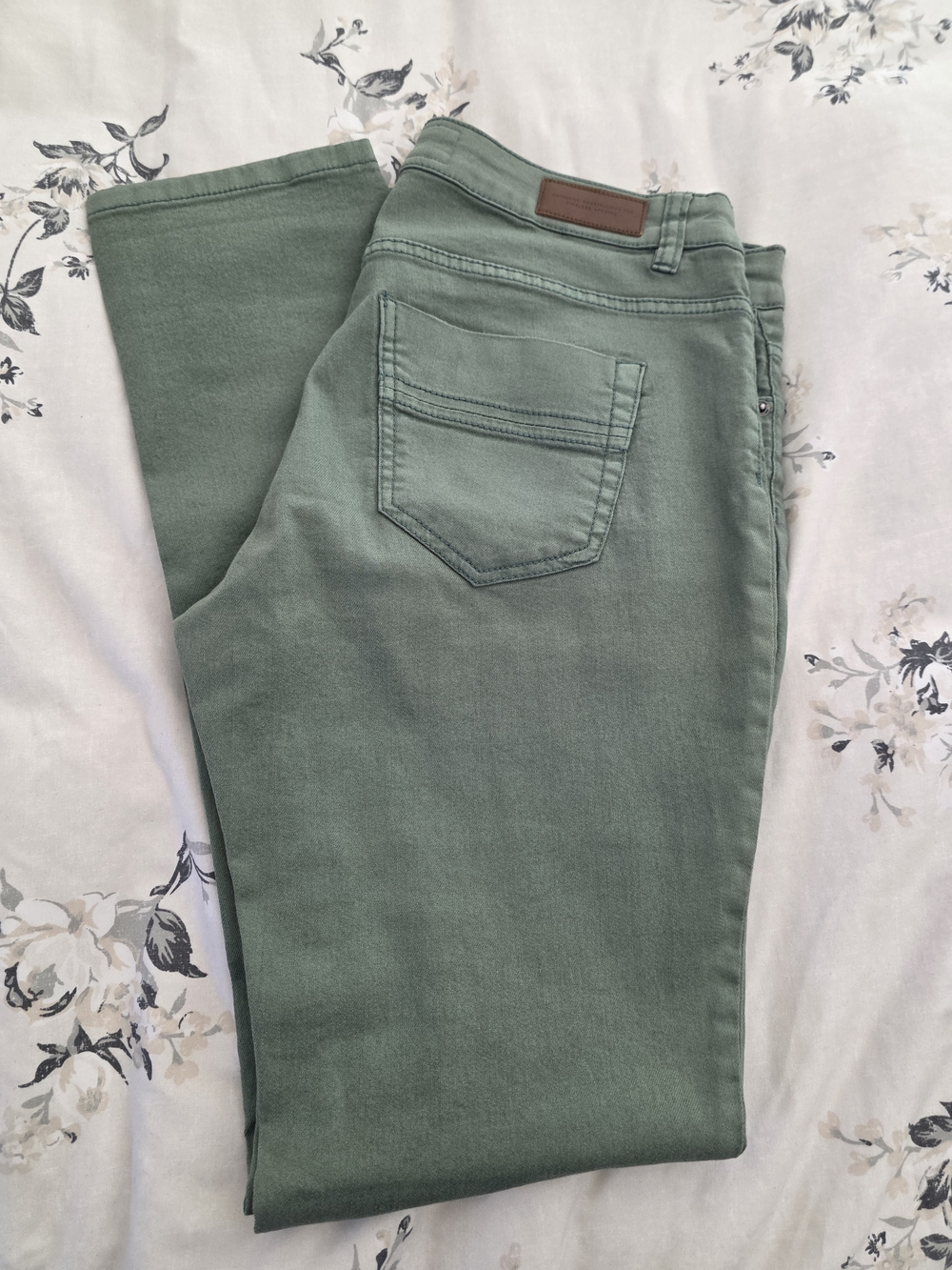 H&M Skinny Jeans in Sage Green